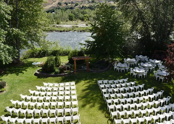 Warm Springs Inn & Winery